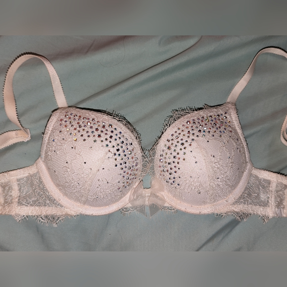 White lace rhinestone bra size 32A